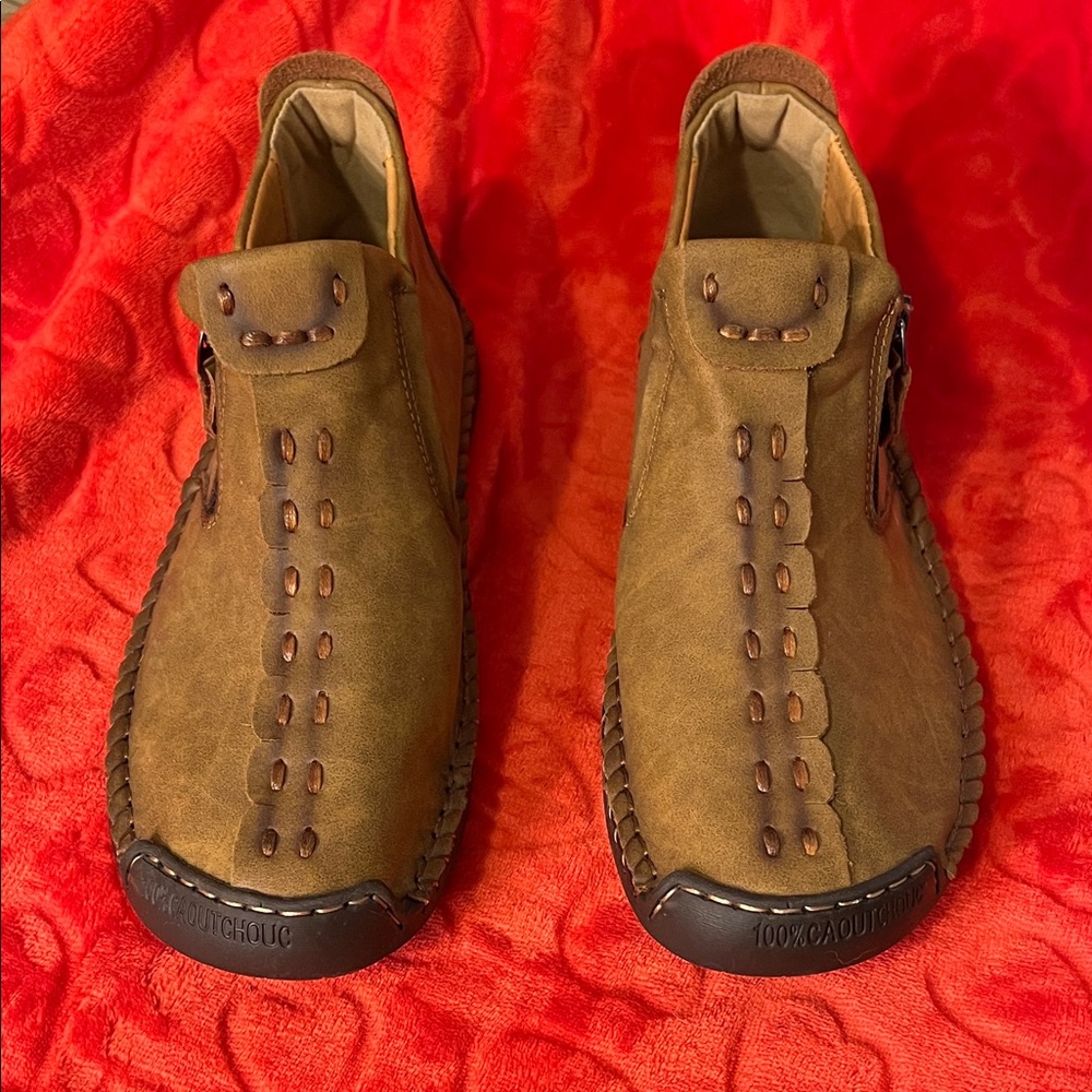 MENS 9.5 Brown Leather Loafers